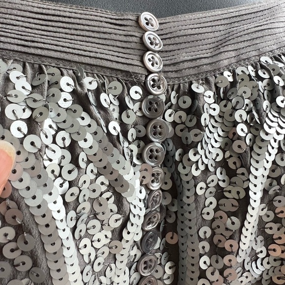 Bcbgmaxazria grey silk embellished tank top Size XS, 100% silk - Picture 7 of 8